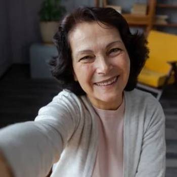 Positive Nervala customer feedback showing reduced tingling and nerve pain