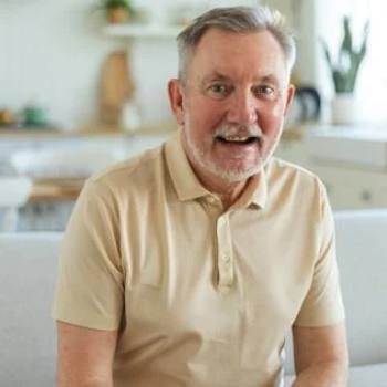 Verified Nervala user testimonial with five-star rating for nerve support